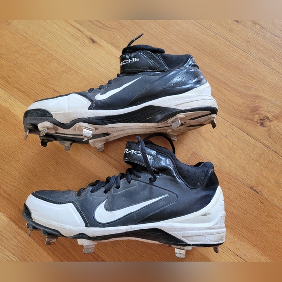 Mens Nike baseball cleats size 9.5 - Picture 2 of 5